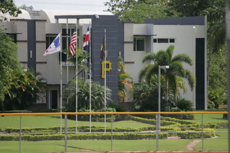 Pirates are Favorites to Sign a Top Pitching Prospect from Panama