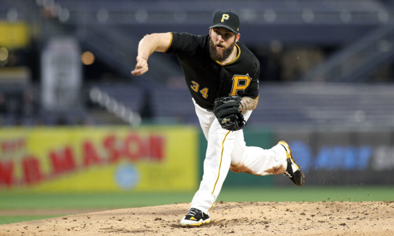 OOTP: Pirates Go For the Sweep Against the Diamondbacks