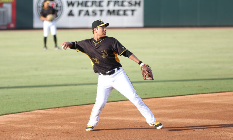 Pirates Announce that Jung Ho Kang Will Return Tomorrow