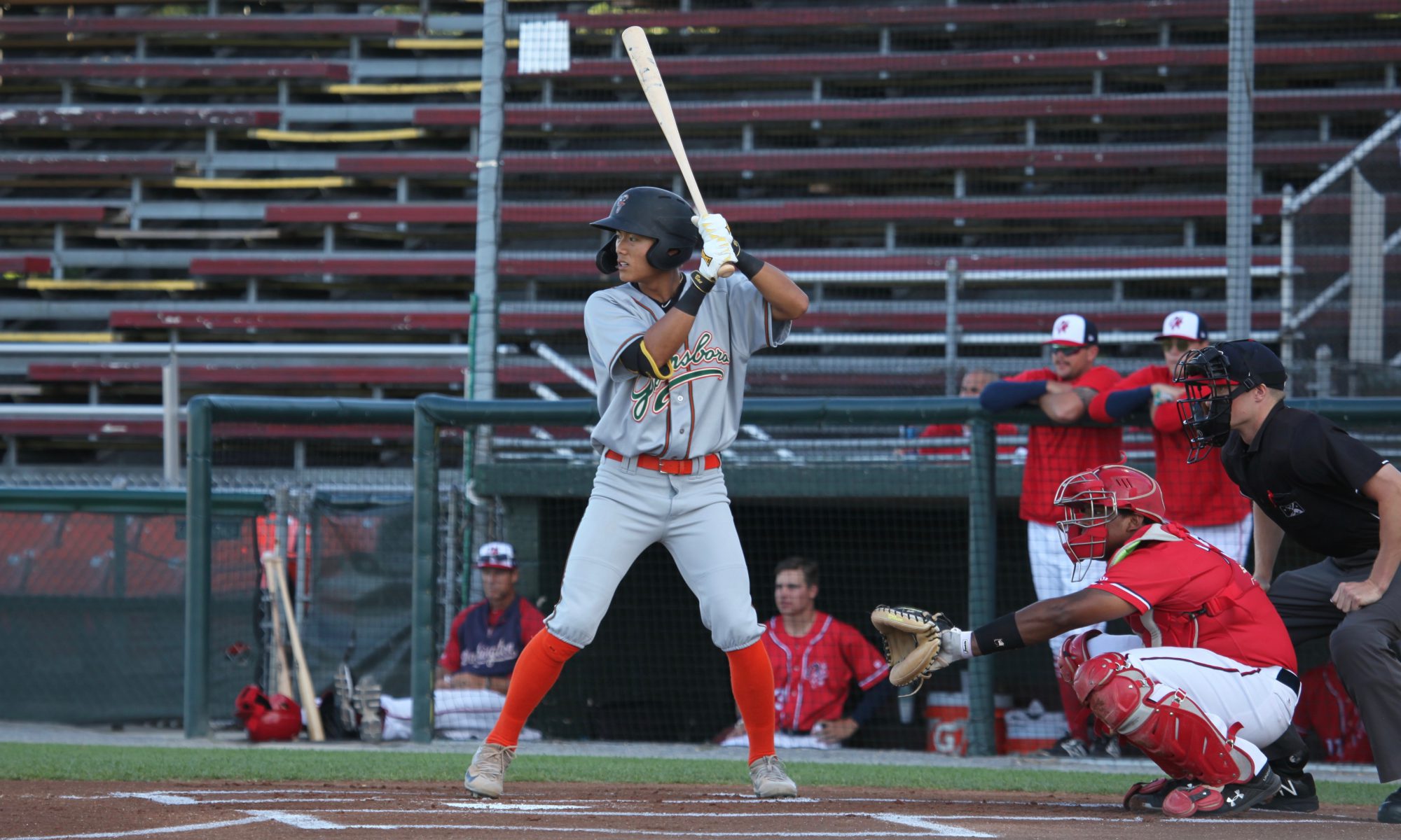 Pirates prospect Ji Hwan Bae joins team for Friday's game against