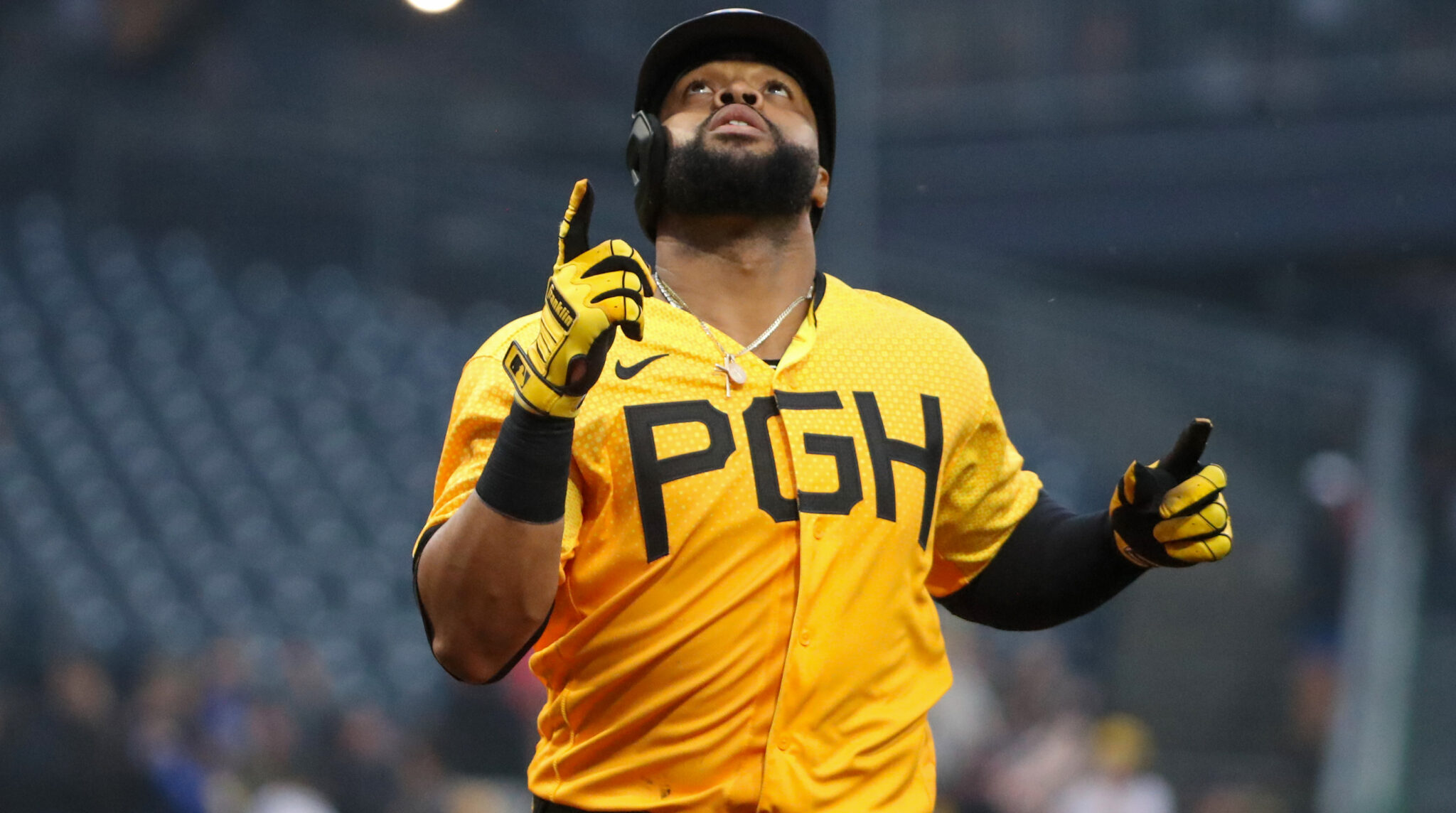 MLB trade deadline: Brewers acquire Carlos Santana from Pirates