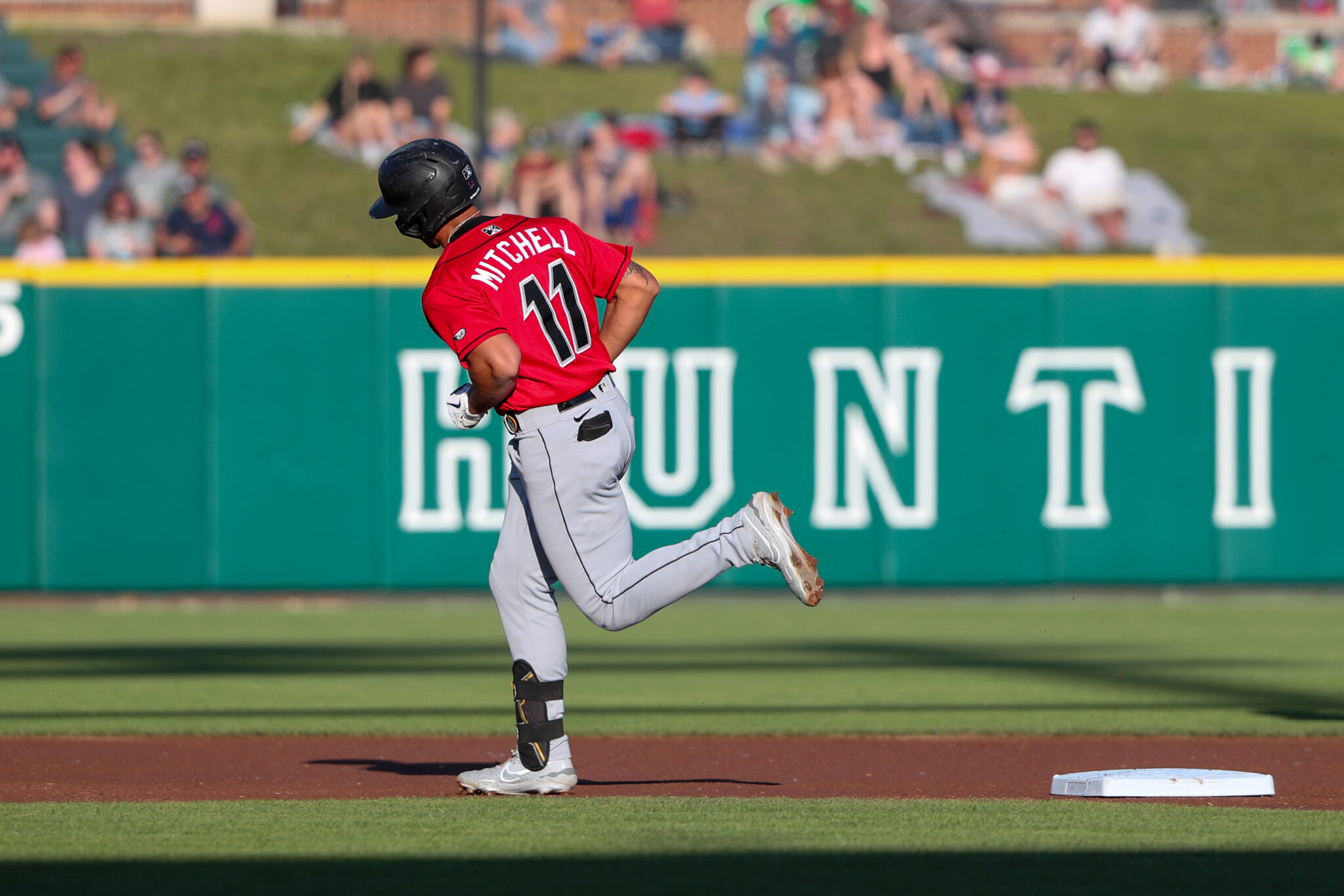 Pittsburgh Pirates right fielder Cal Mitchell fields a single hit